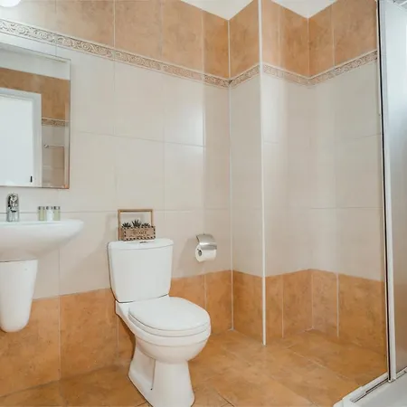 Lucero Villa Paralimni